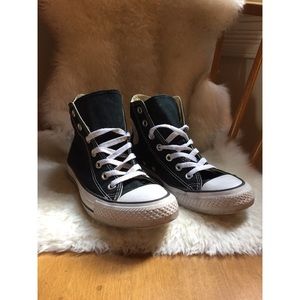 Black High Top Converse (Size 7)